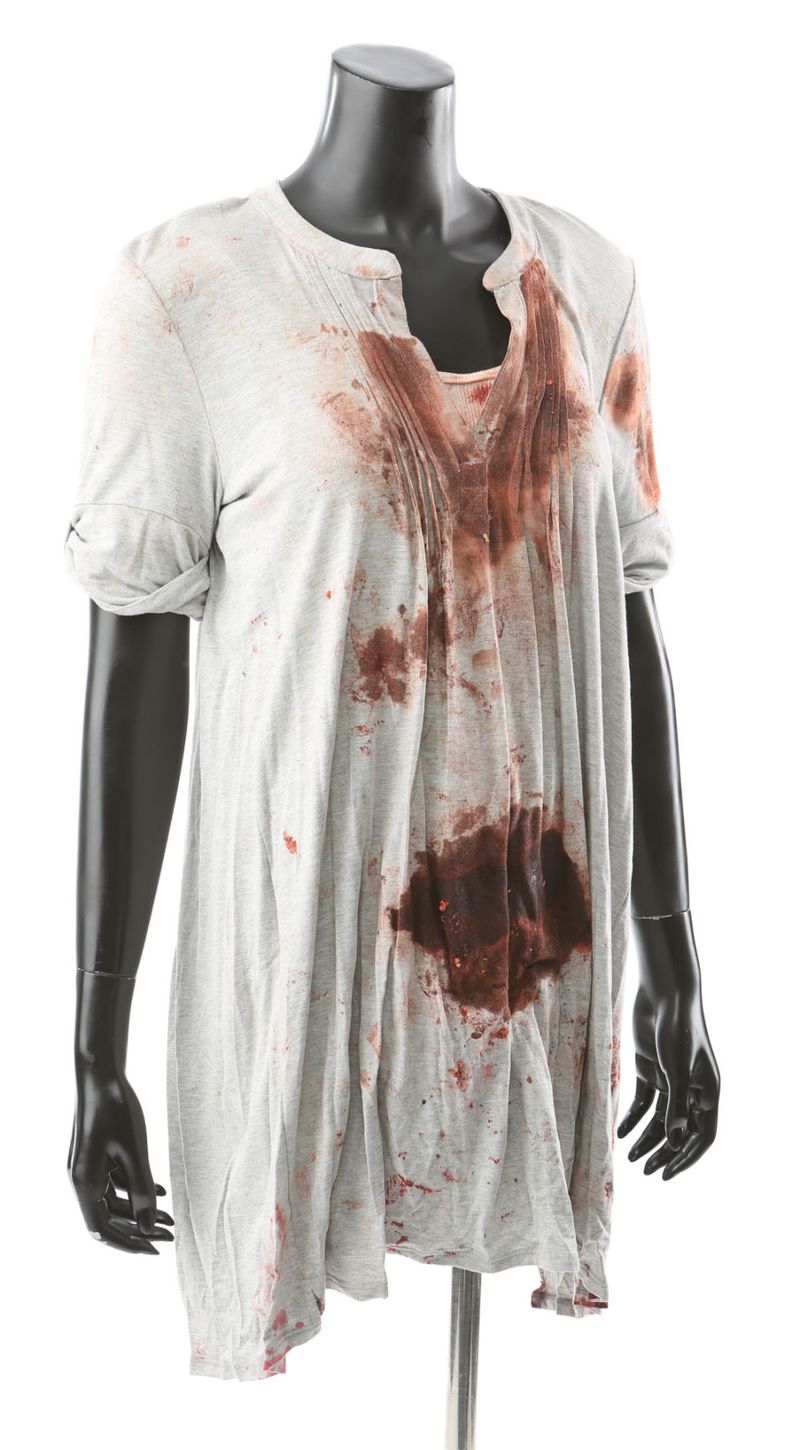 Illustration for article titled Bella and Edward's Afterbirth-Stained Clothes, and Other Things You Can Buy at the Twilight Auction